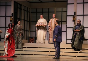 MADAMA BUTTERFLY Yeniden zlemek steyenler in Sahnede